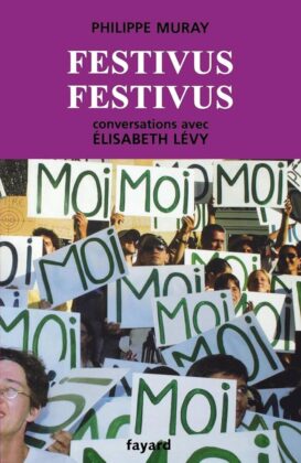 Manifestation avec des pancartes “Moi” lors de l’événement Festivus.