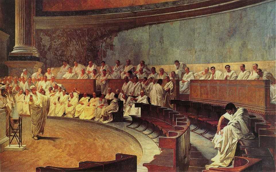 Sénateurs romains en discussion dans un amphithéâtre antique.