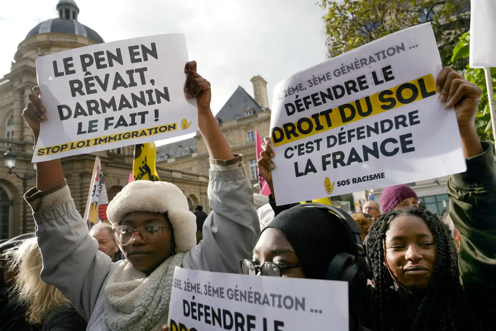 Manifestation contre la loi immigration en France