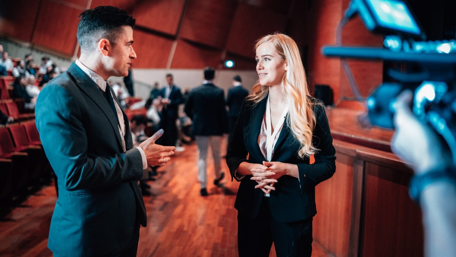 Martin Sellner et Eva Vlaardingerbroek au Remigration Summit de 2026